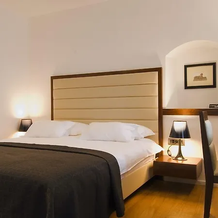 Vestibul Palace & - Small Luxury Of The World