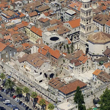 Hotell Vestibul Palace & - Small Luxury Of The World 4*