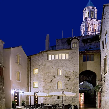 Hotell Vestibul Palace & - Small Luxury Of The World 4*